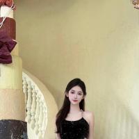 清纯黑衣美女